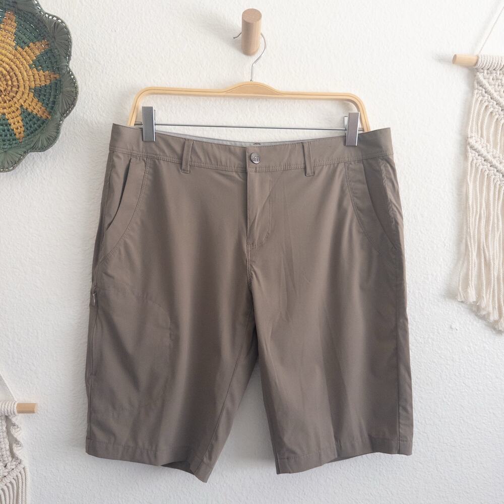 REI Women's Taupe Bermuda Walking Utility Shorts Size 10